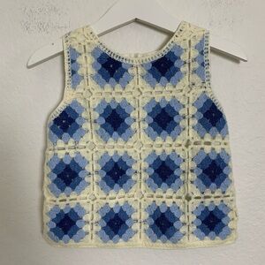 Between Crochet Granny Square Sleeveless Top Little Girl’s Size 5 Blue Cream